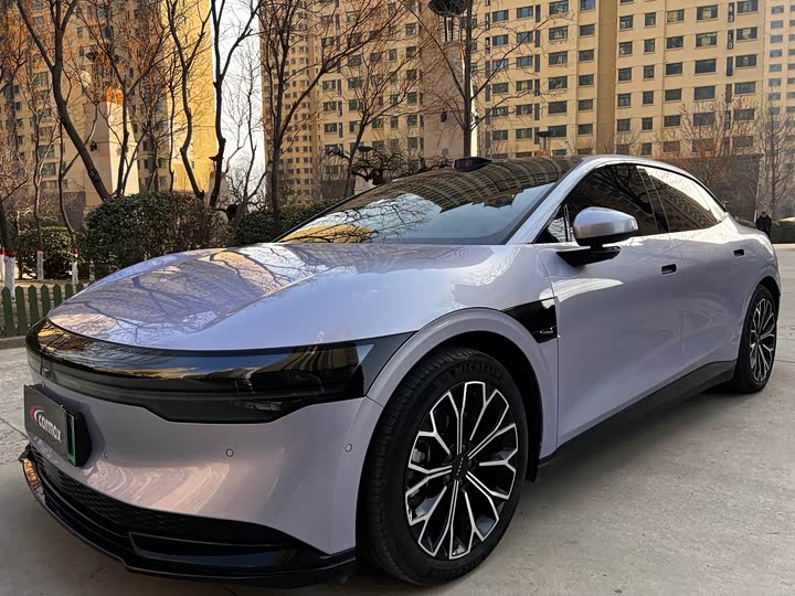 Фото 1 - Zeekr 007