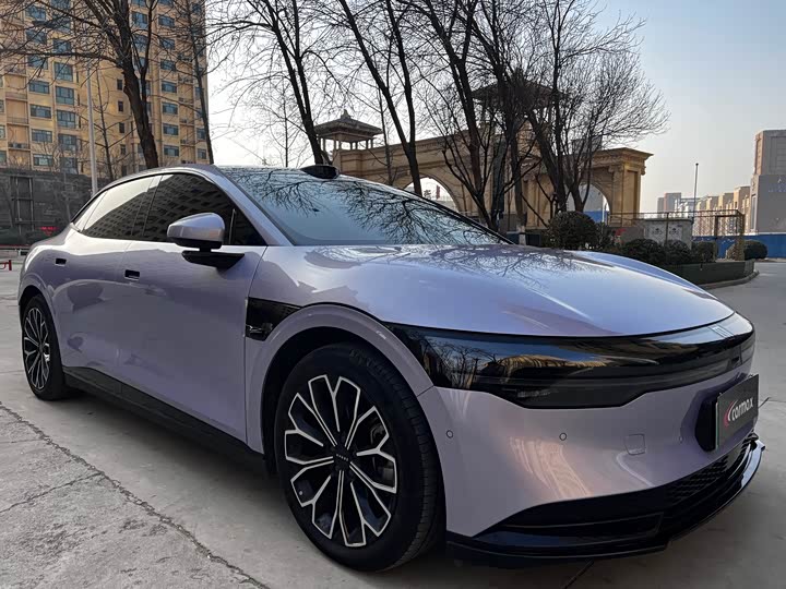 Фото 3 - Zeekr 007