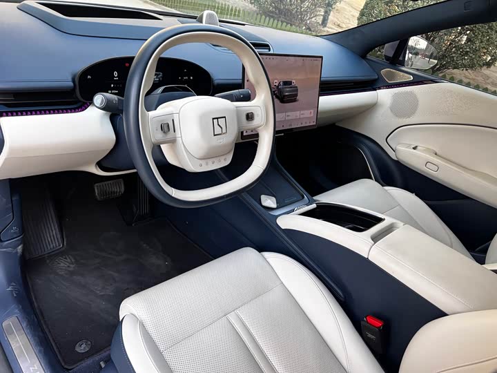 Фото 4 - Zeekr 007