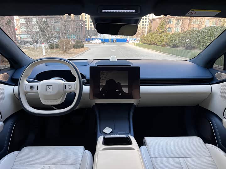 Фото 6 - Zeekr 007