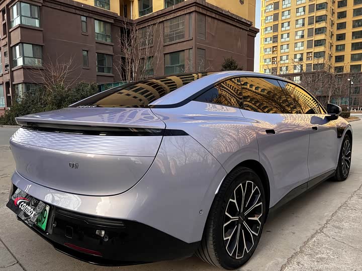 Фото 9 - Zeekr 007