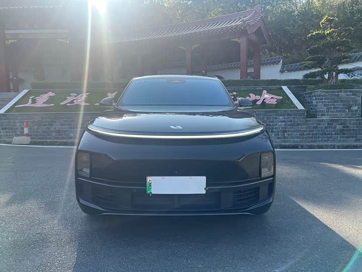 Фото 2 - LiXiang L8