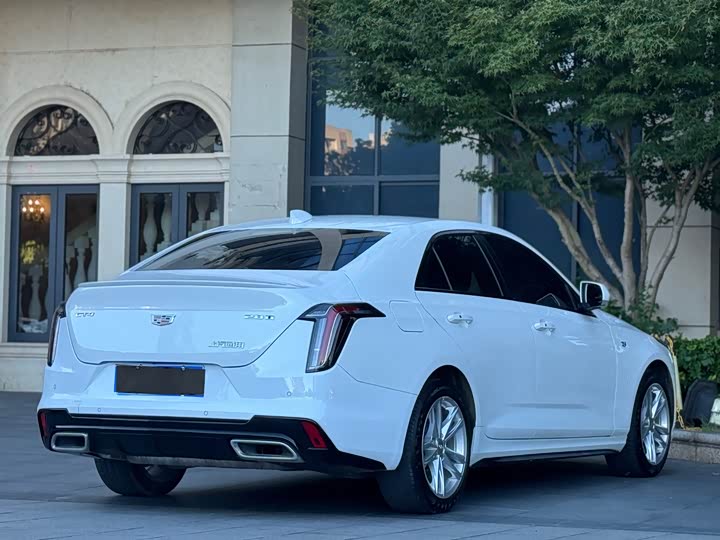 Фото 8 - Cadillac CT4