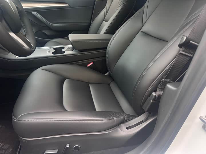 Фото 8 - Tesla Model 3