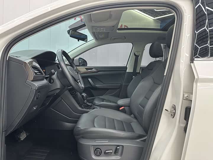 Фото 4 - Volkswagen Tharu