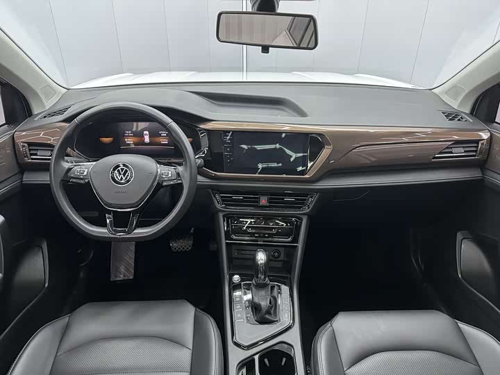 Фото 6 - Volkswagen Tharu