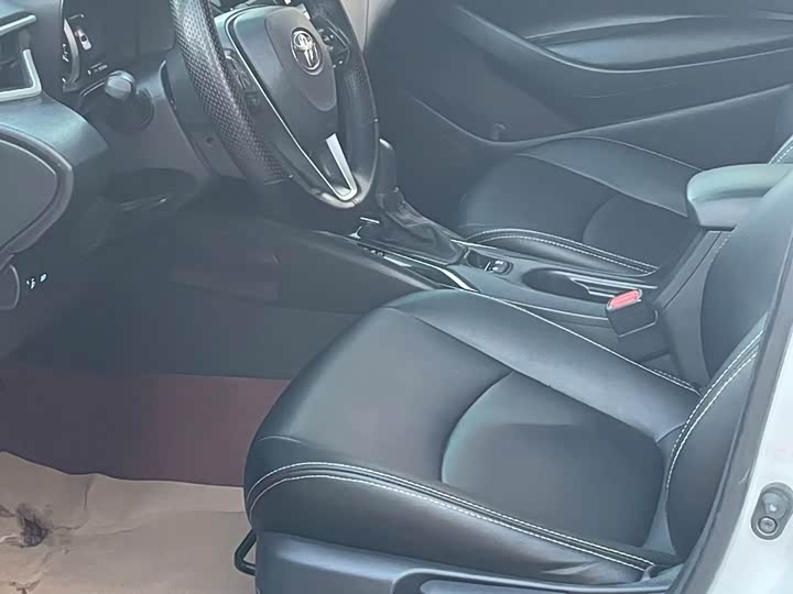 Фото 4 - Toyota Corolla