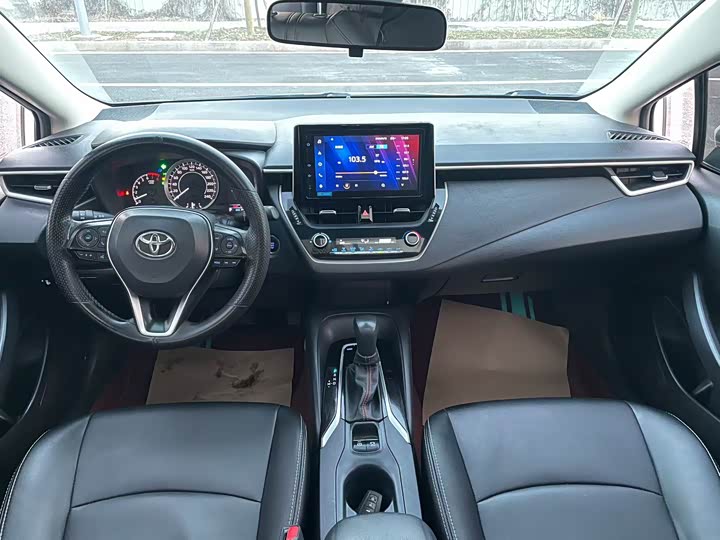 Фото 5 - Toyota Corolla