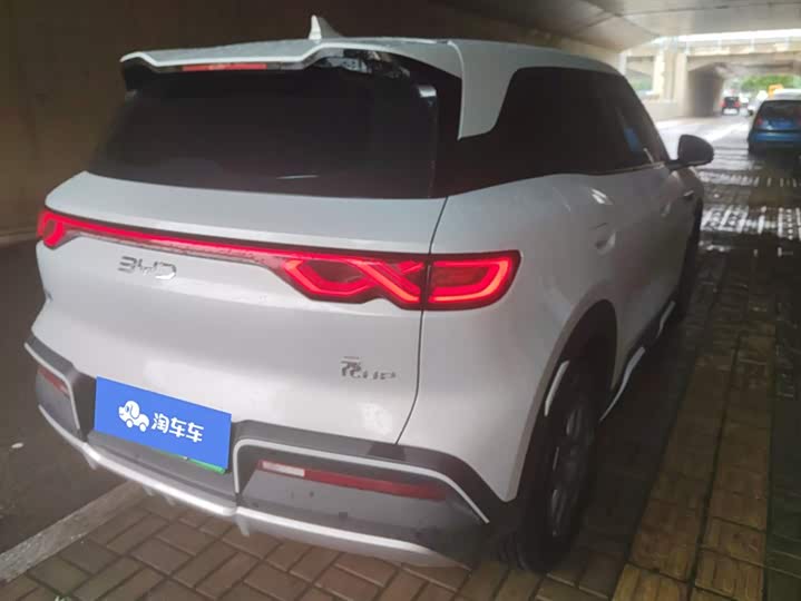 Фото 3 - BYD Yuan Up