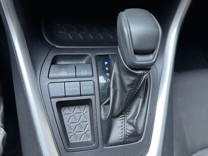 Фото 9 - Toyota Wildlander