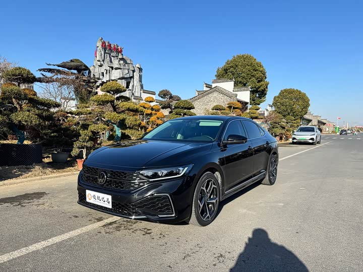 Фото 1 - Volkswagen Passat