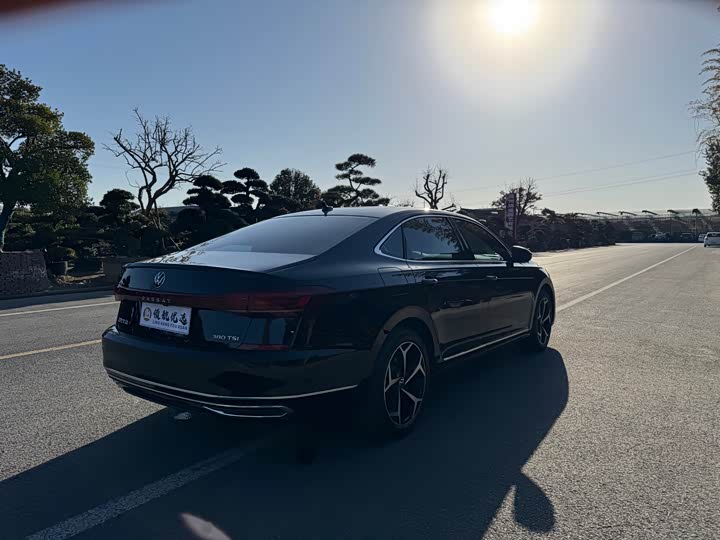 Фото 4 - Volkswagen Passat