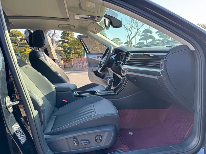 Фото 7 - Volkswagen Passat