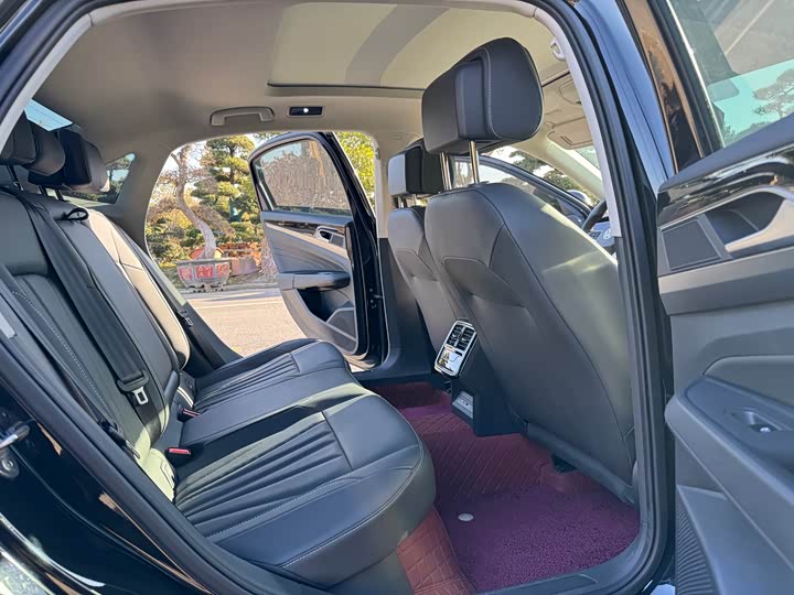 Фото 8 - Volkswagen Passat