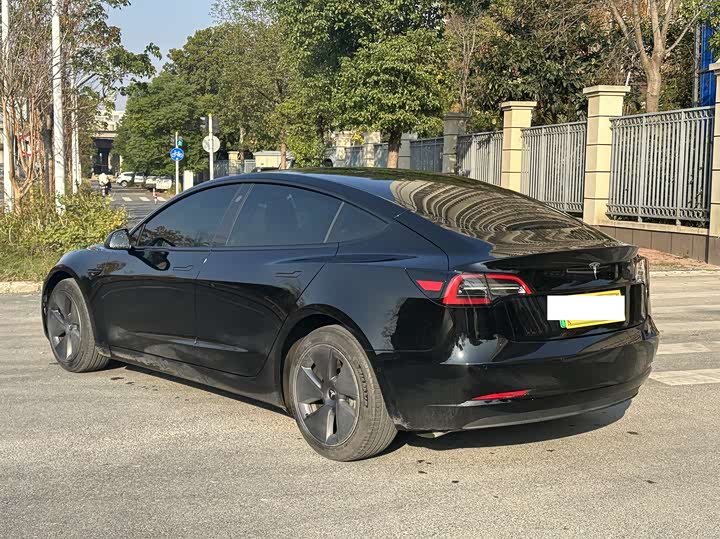 Фото 5 - Tesla Model 3