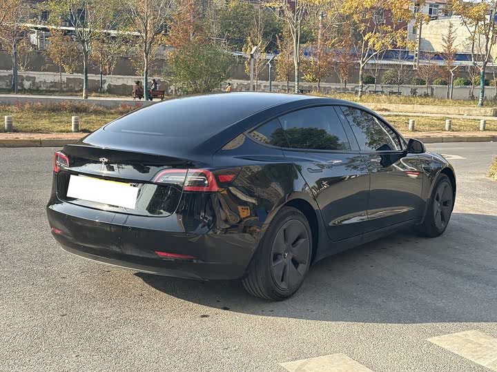 Фото 7 - Tesla Model 3