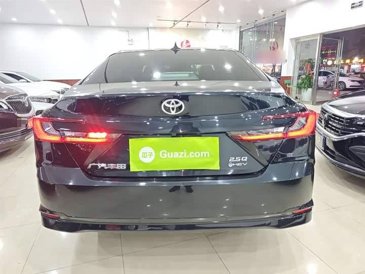 Фото 6 - Toyota Camry