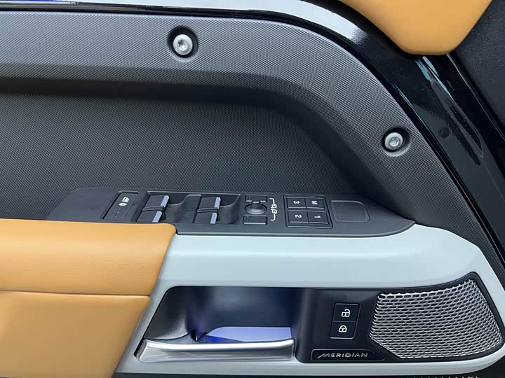 Фото 5 - Land Rover Defender