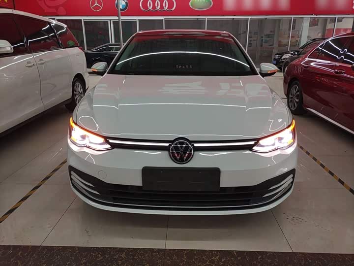 Фото 3 - Volkswagen Golf