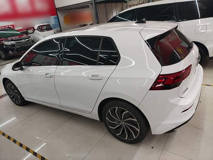 Фото 5 - Volkswagen Golf