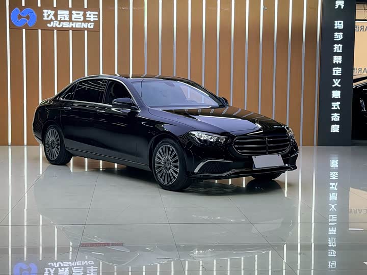 Фото 3 - Mercedes-Benz E-Class