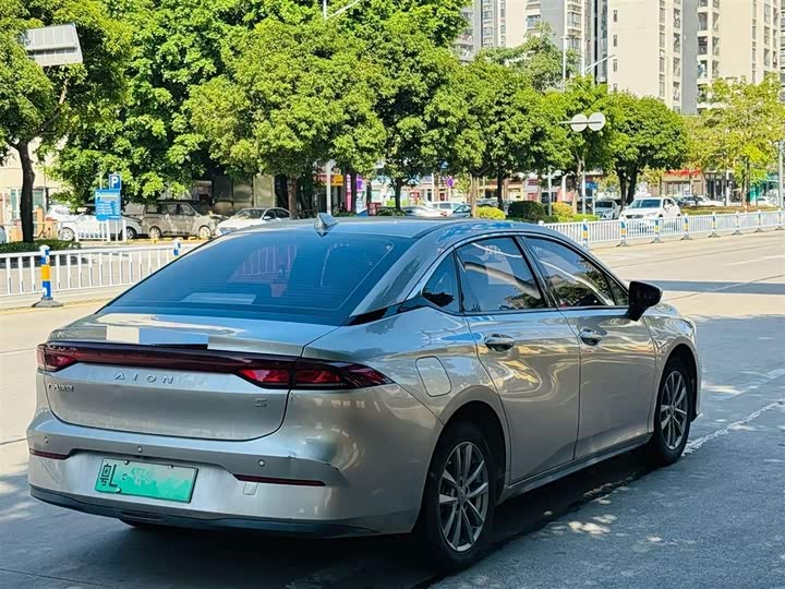 Фото 2 - GAC Aion S