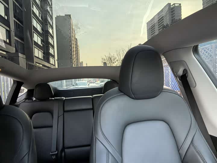 Фото 6 - Tesla Model Y