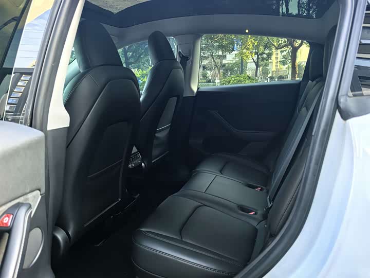 Фото 8 - Tesla Model Y