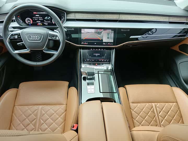 Фото 5 - Audi A8