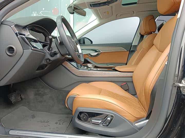 Фото 8 - Audi A8