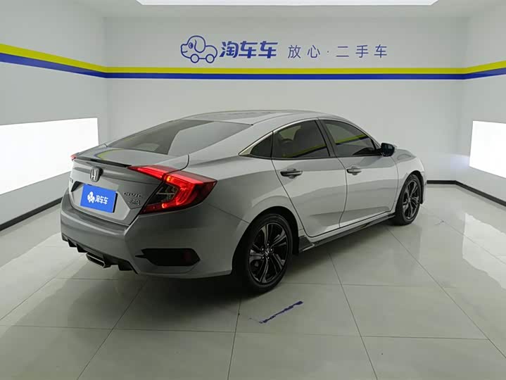 Фото 3 - Honda Civic