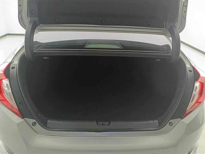 Фото 4 - Honda Civic