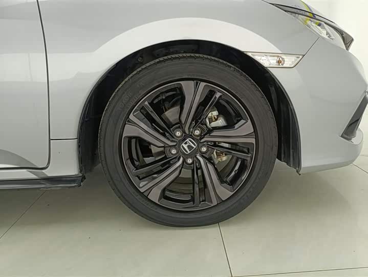 Фото 6 - Honda Civic