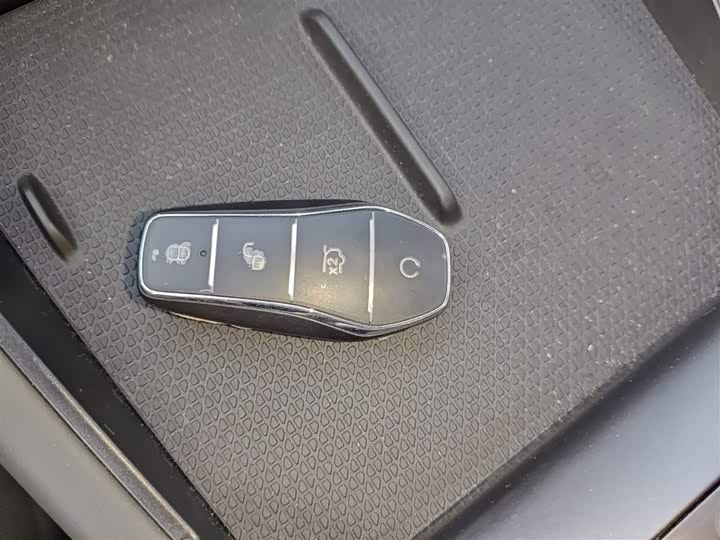 Фото 9 - BYD Qin L