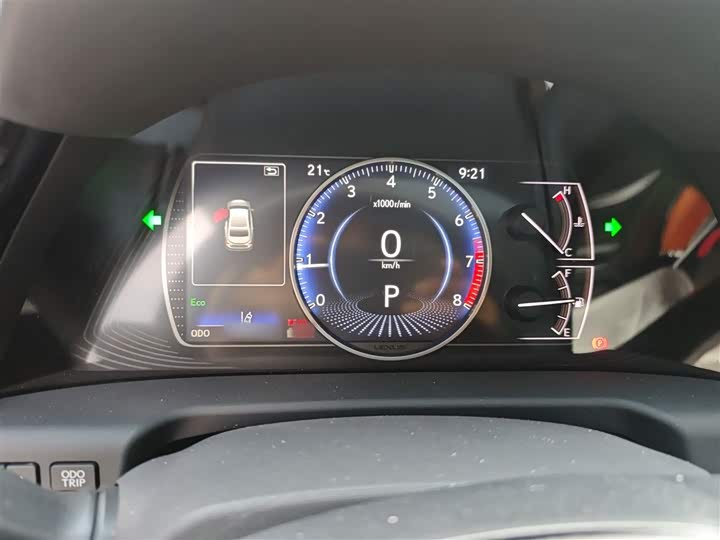 Фото 4 - Lexus ES