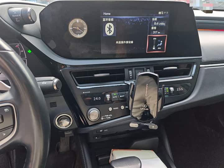 Фото 6 - Lexus ES