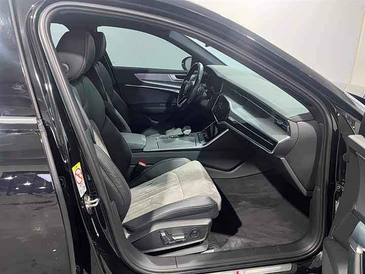 Фото 9 - Audi A6L