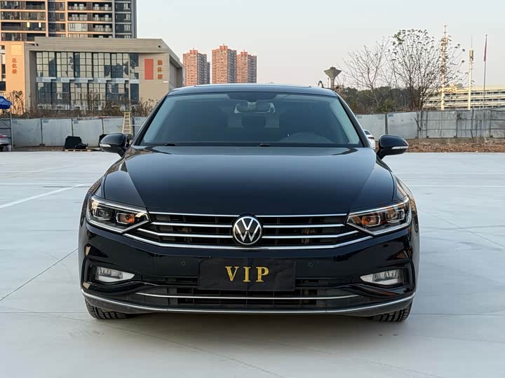 Фото 2 - Volkswagen Magotan