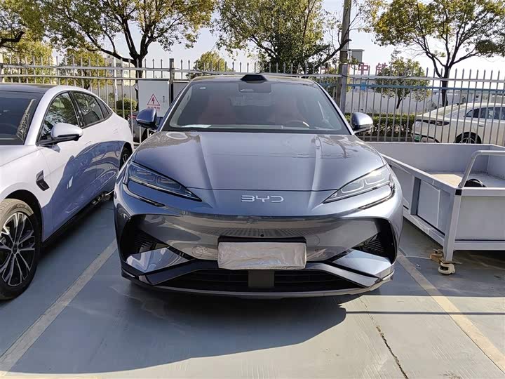 Фото 3 - BYD Sea Lion 07 EV