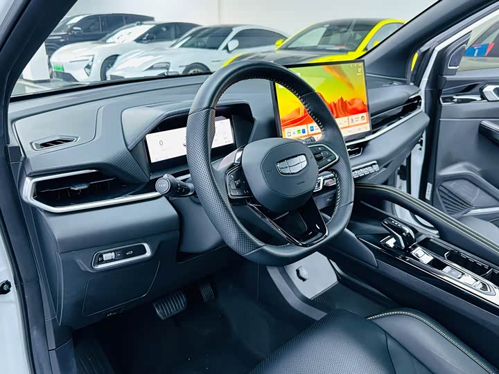 Фото 5 - Geely Coolray