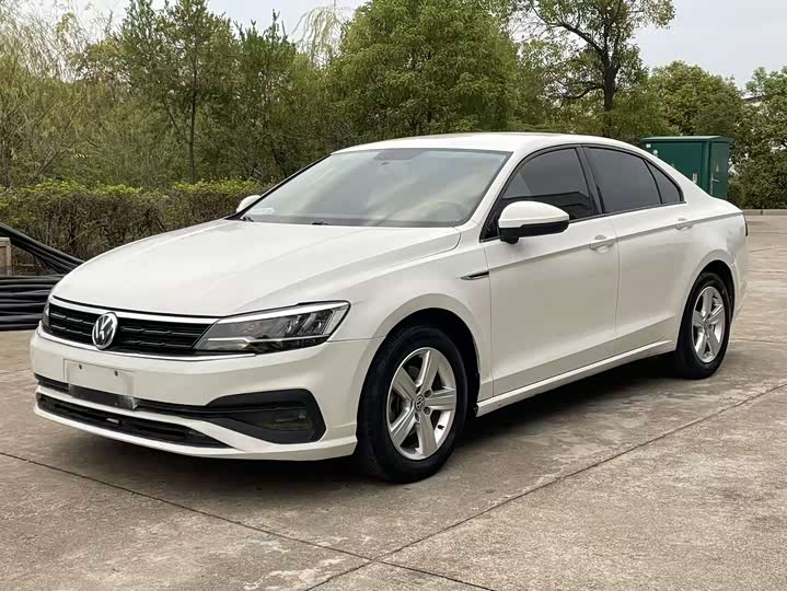 Фото 1 - Volkswagen Lamando L