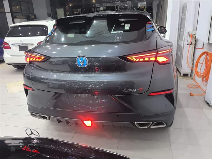 Фото 6 - Changan UNI-T