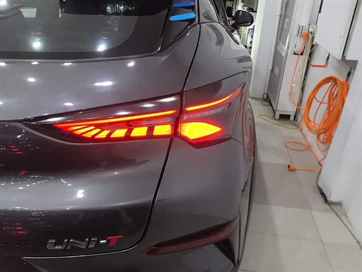 Фото 8 - Changan UNI-T