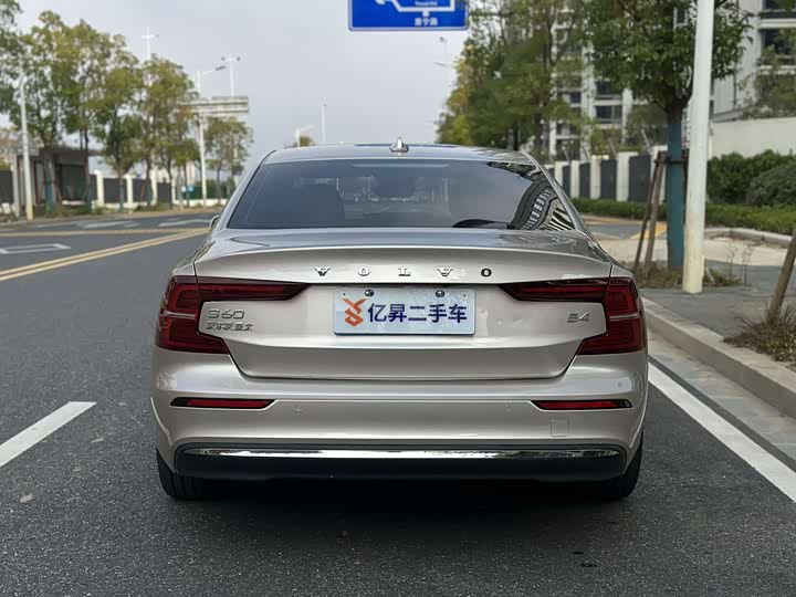 Фото 5 - Volvo S60