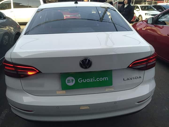 Фото 5 - Volkswagen Lavida