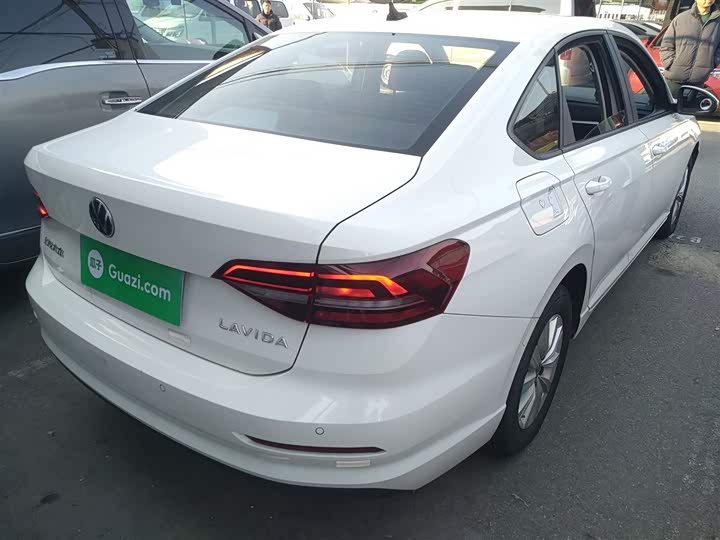 Фото 6 - Volkswagen Lavida