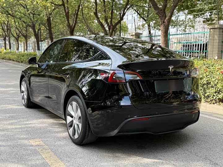 Фото 9 - Tesla Model Y