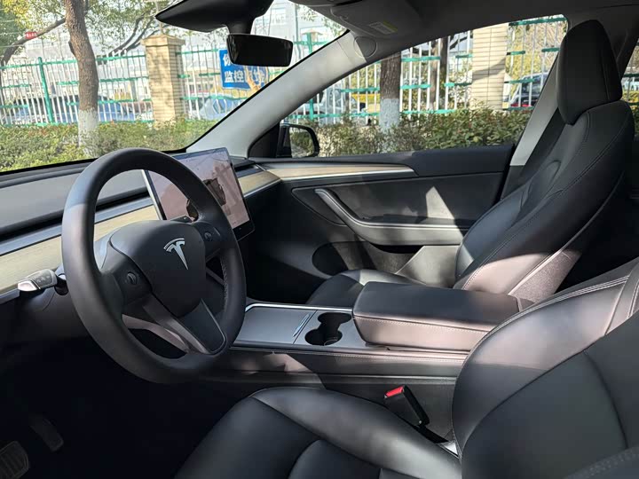 Фото 4 - Tesla Model Y