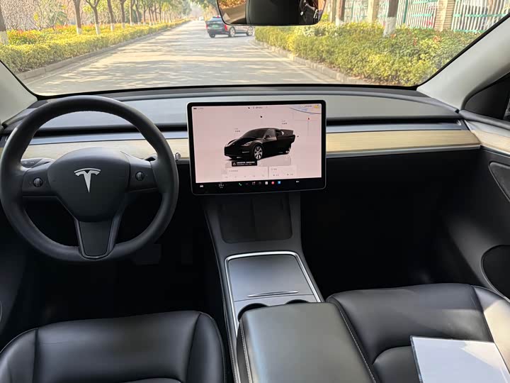 Фото 6 - Tesla Model Y