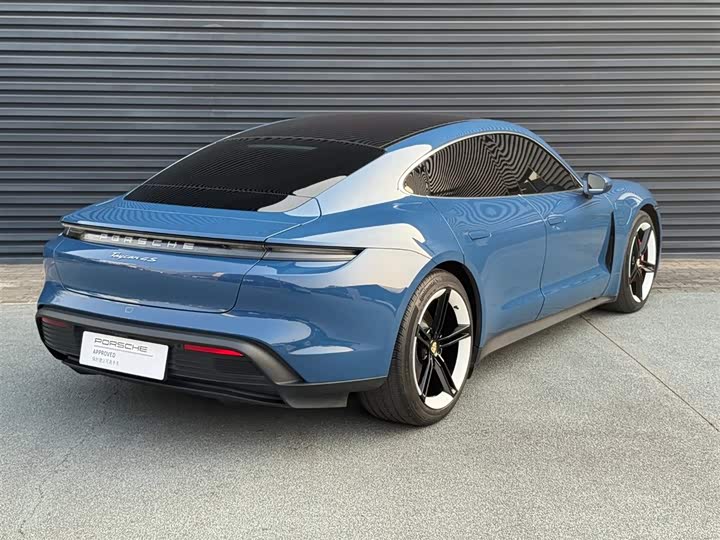 Фото 3 - Porsche Taycan